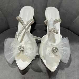 Chic White Heels with Rhinestone Bow